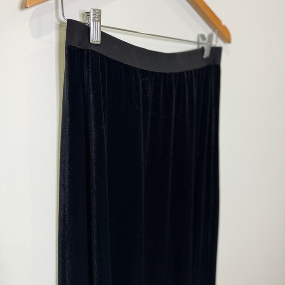 BCBGMaxAzria Black Velvet Maxi Skirt (S) - Picture 2 of 3